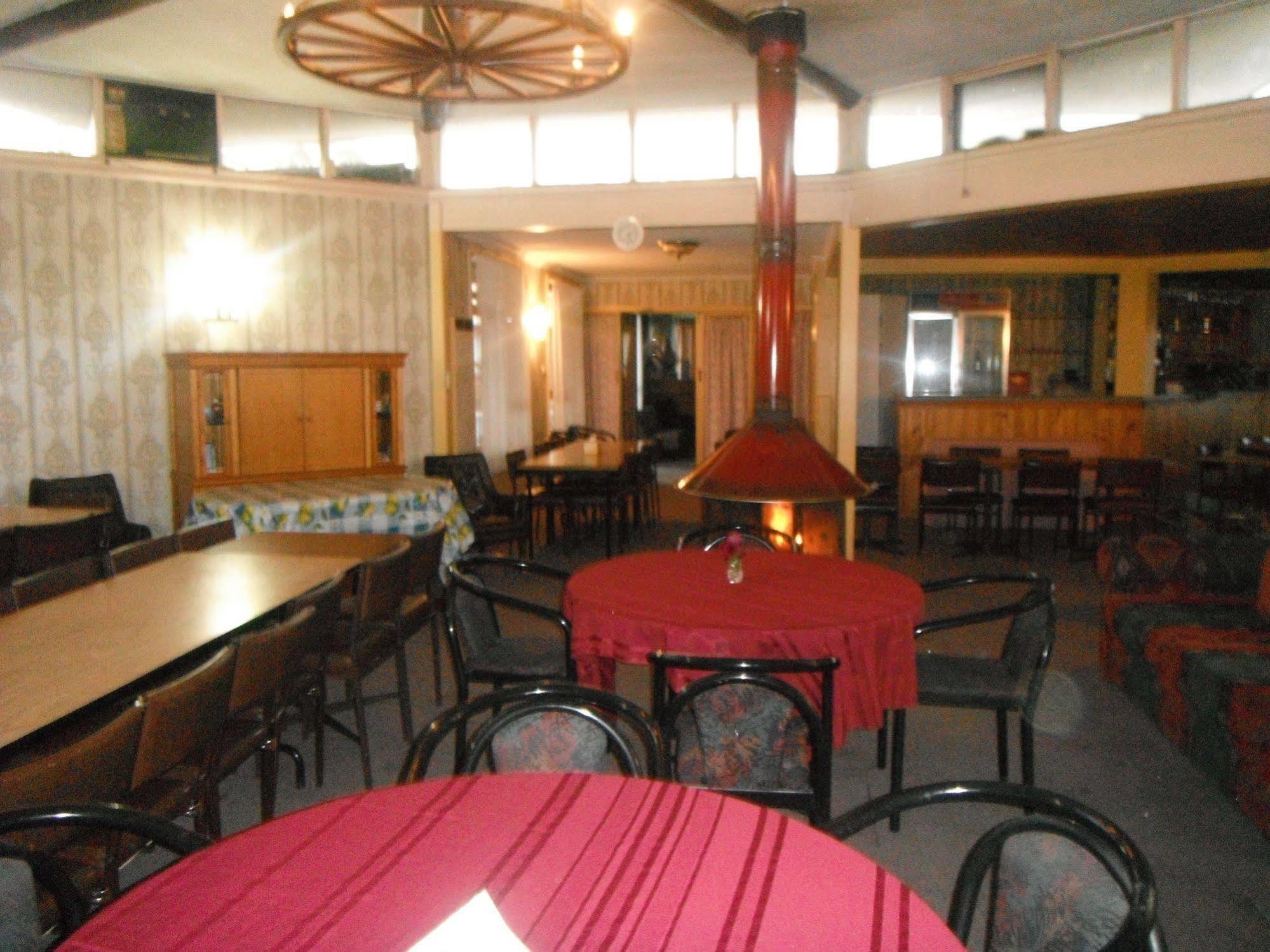 Coomacountry Club Motor Inn Exterior photo